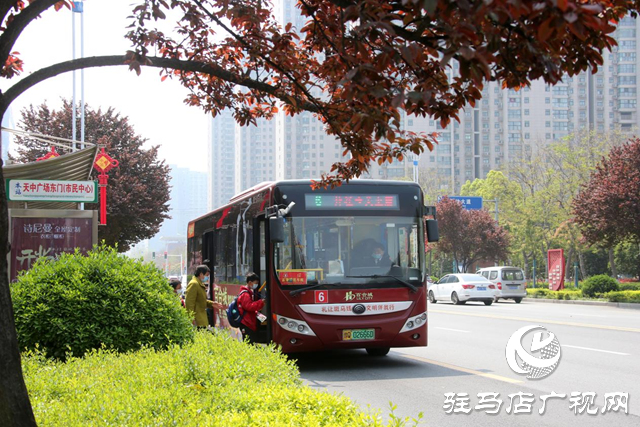 駐馬店公交“雷鋒車組”：繼承發(fā)揚雷鋒精神 傳遞社會正能量