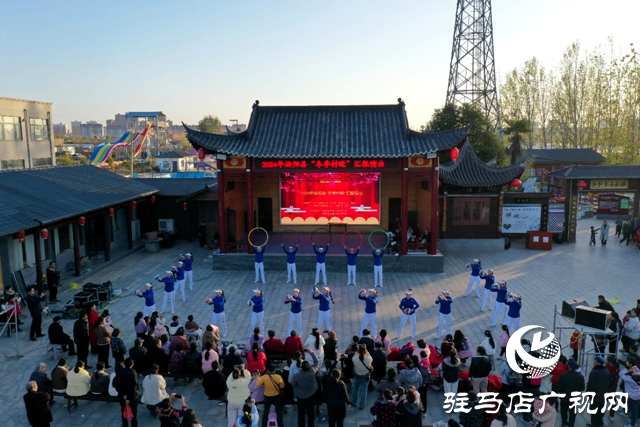 泌陽縣：冬季“村晚” 奏響鄉(xiāng)村歡樂頌